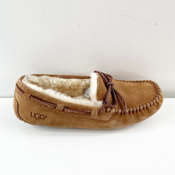 UGG Dakota Moccasin Slipper Shearling Lined Chestnut Brown Suede 8 - Picture 2 of 8